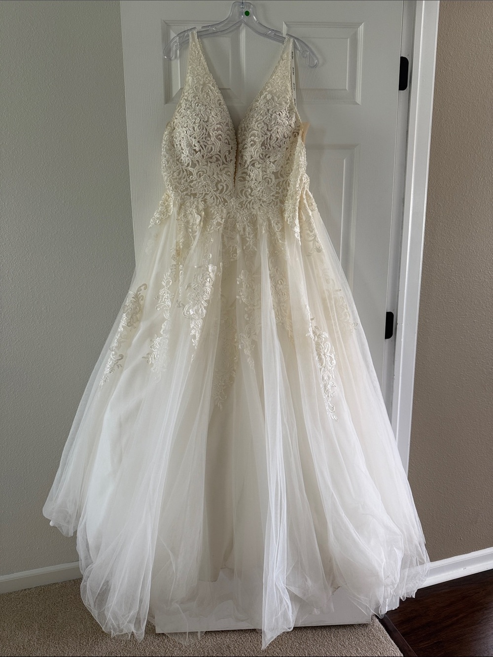 Stella York Ivory Lace A-Line Wedding Dress